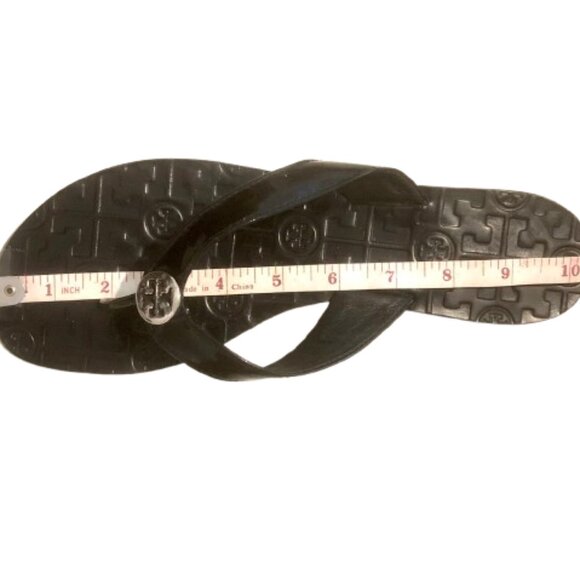 TORY BURCH~Thora~BLACK PATENT LEATHER FLIP FLOP REVA LOGO SANDALS SIZE 10M - Picture 7 of 7